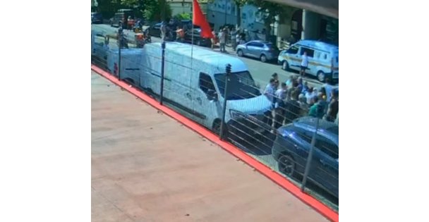 Gazeteciye saldırıp, telefonunu zorla alan zanlılar adliyeye sevk edildi