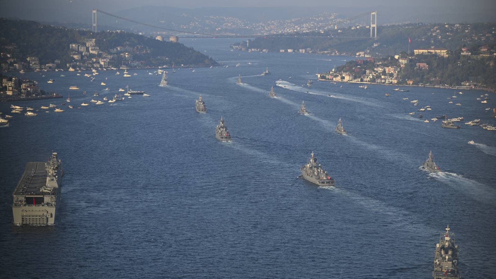 Türk donanması Boğaz’da millî teknoloji coşkusunu selamlayacak