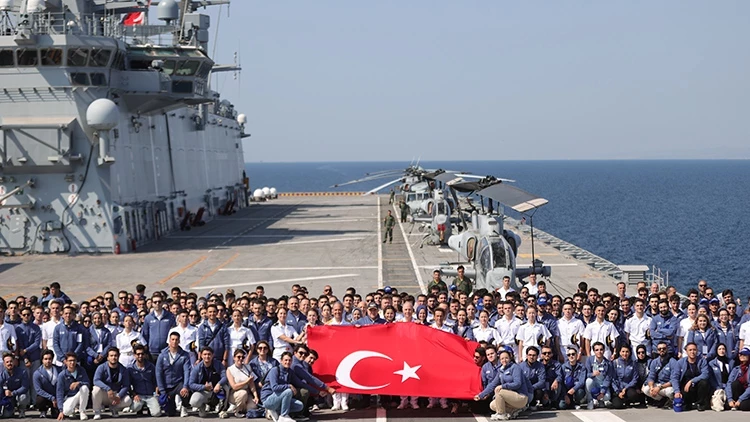 TCG Anadolu “Zafer Yolculuğu”na çıktı: Milli mücadele ruhu yaşatılacak