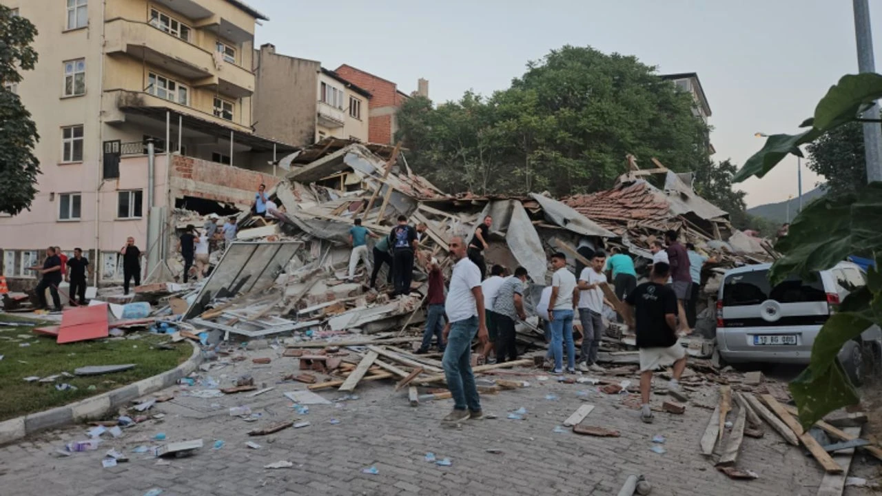 Balıkesir Sındırgı’da 6.1’lik deprem: 237 artçı meydana geldi