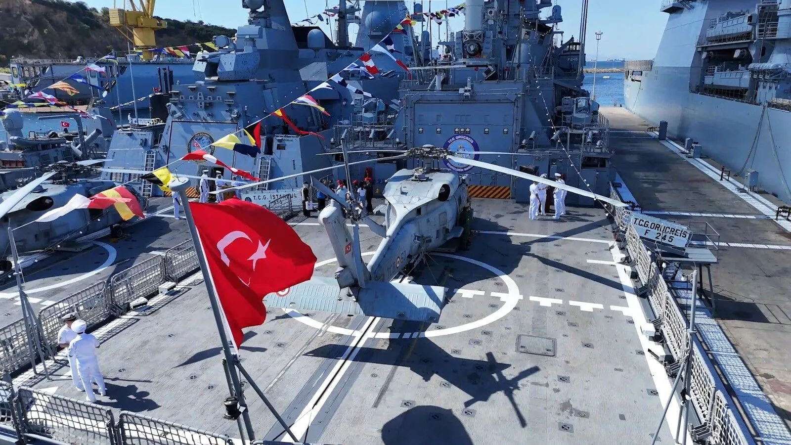 “TEKNOFEST Mavi Vatan” kapılarını halka açtı