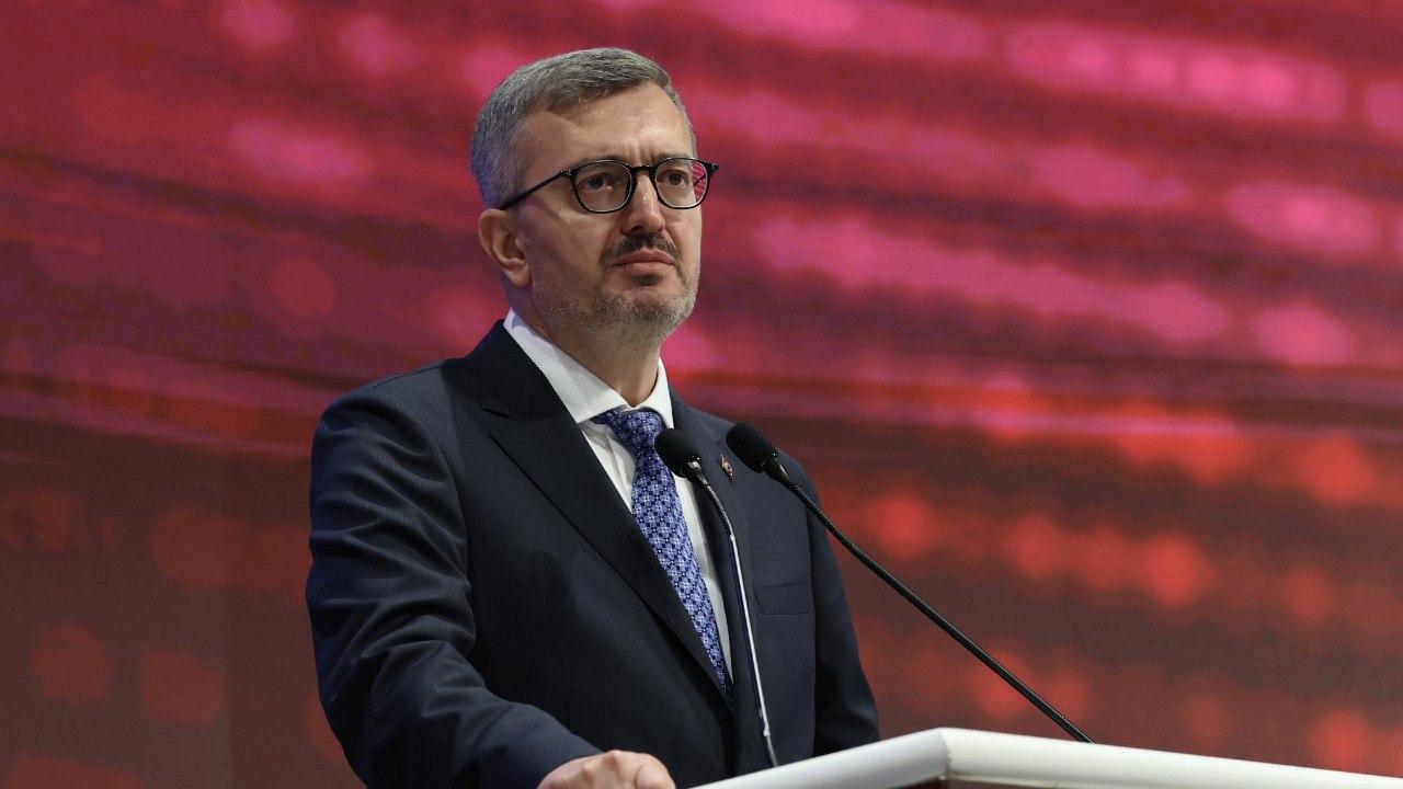 İletişim Başkanı Burhanettin Duran, Marmara Depremi’nde hayatını kaybedenleri andı