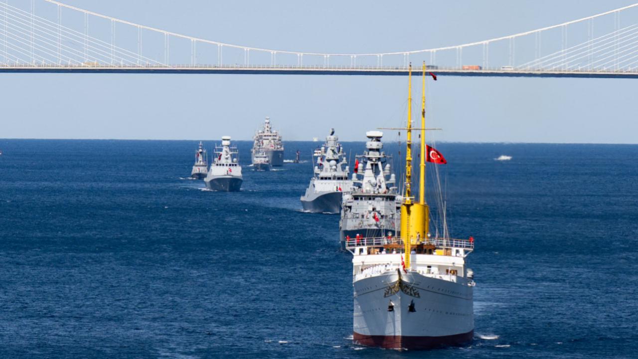 Mavi Vatan’ın koruyucuları İstanbul Boğazı’nda