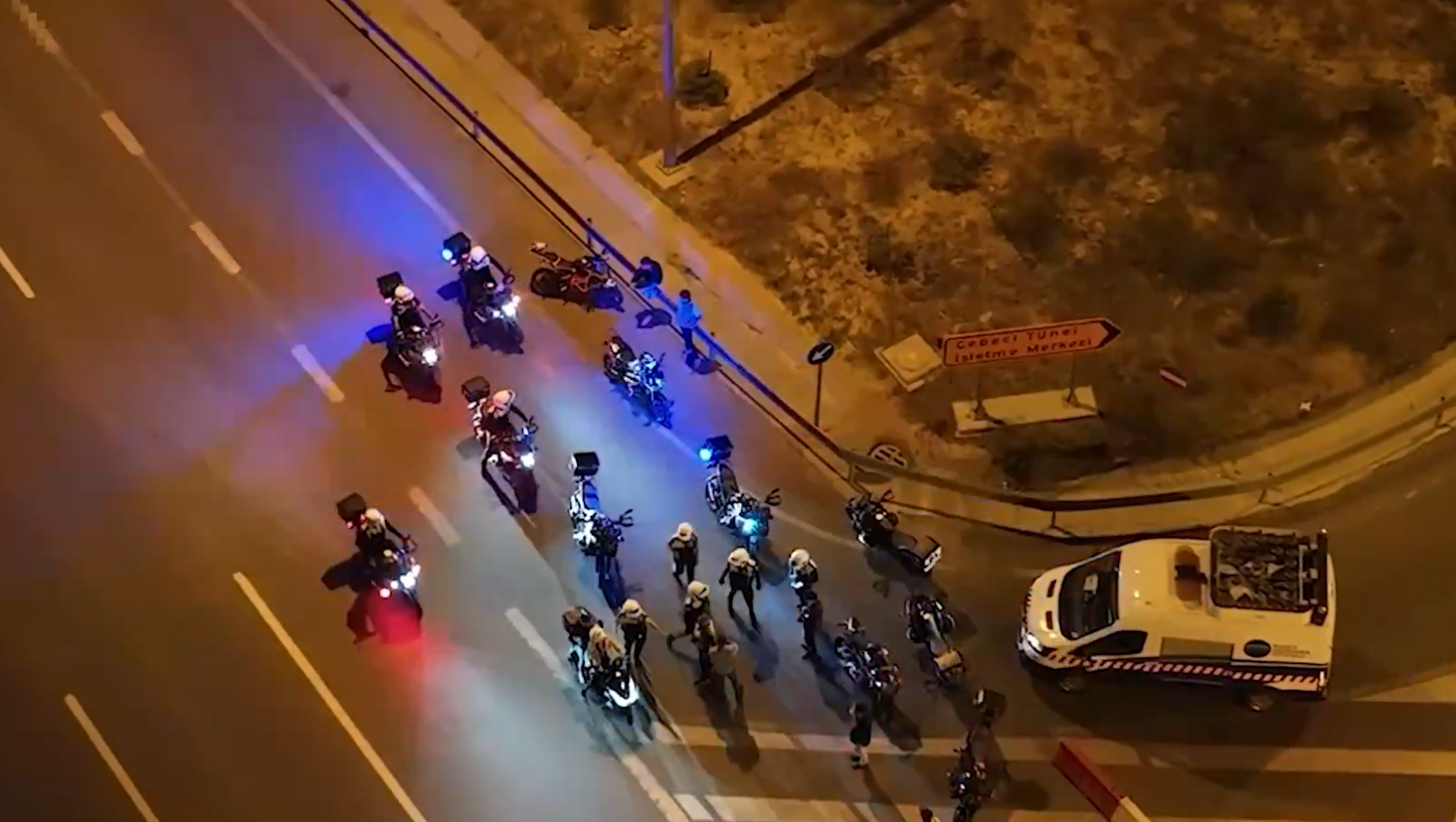 Trafiği Tehlikeye Atan 17 Motosiklet Sürücüsü