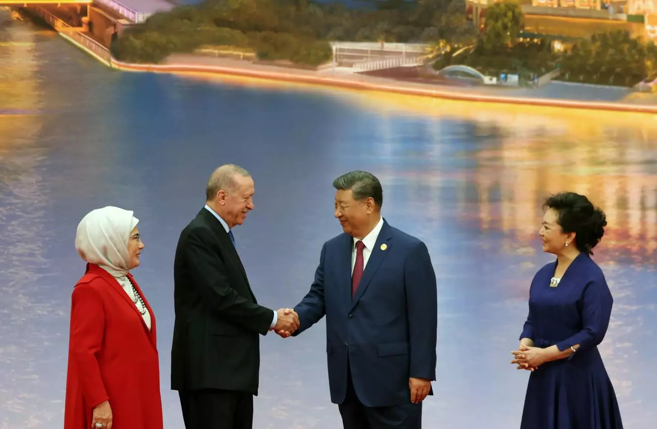 Cumhurbaşkanı Erdoğan ve eşi Emine Erdoğan Çin’de lider eşleriyle yemekte buluştu