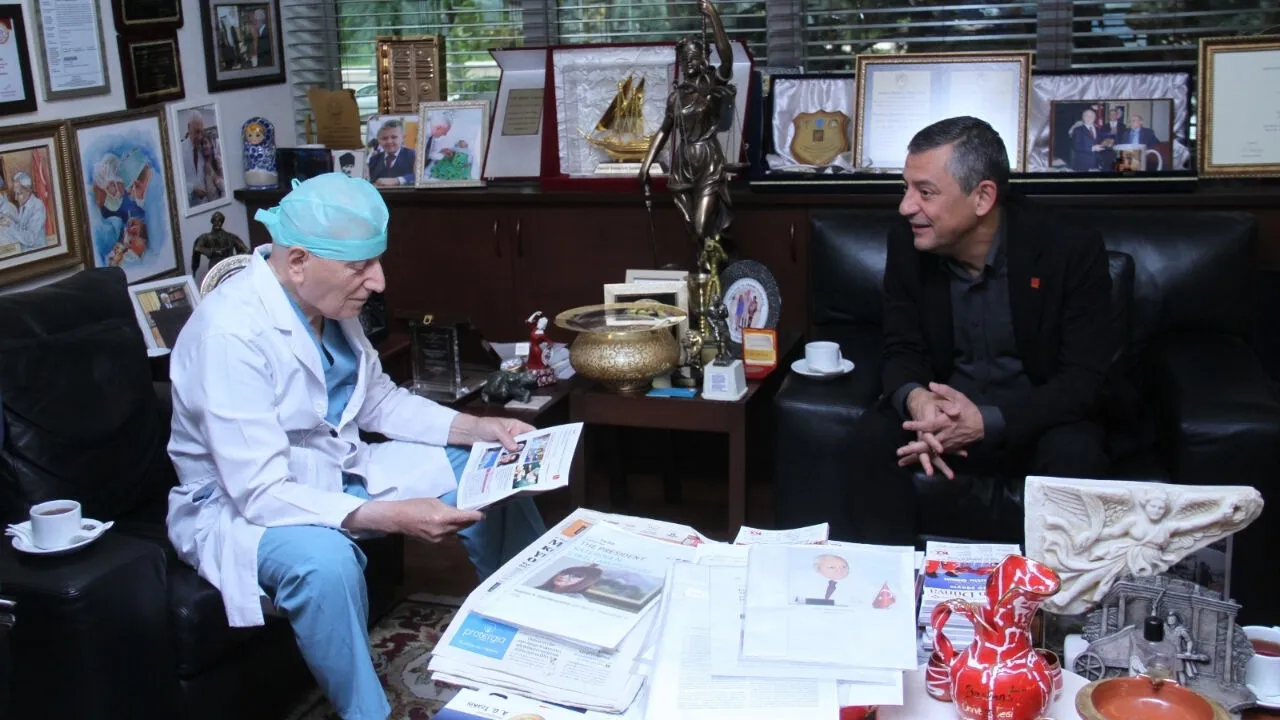 CHP lideri Özgür Özel’den Haberal’a övgü: “Türkiye’nin onurudur”