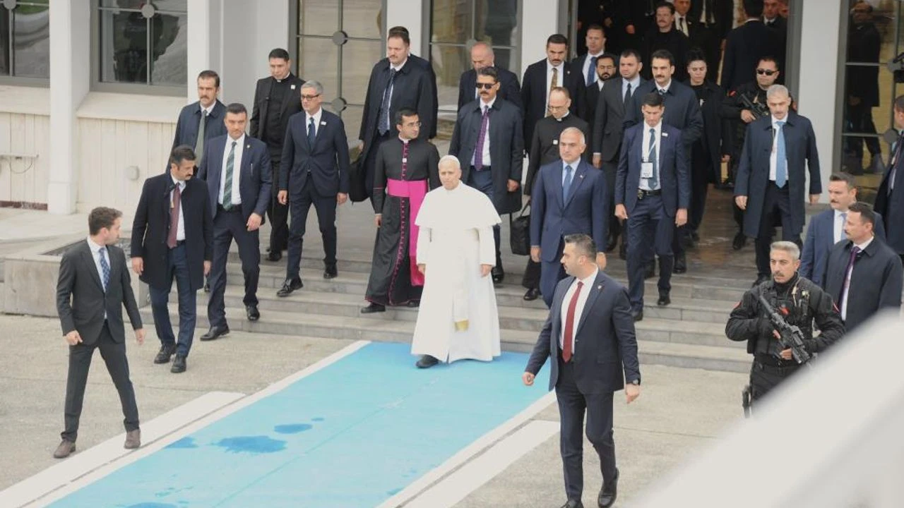 Papa 14. Leo, Türkiye ziyaretini tamamlayarak ülkeden ayrıldı