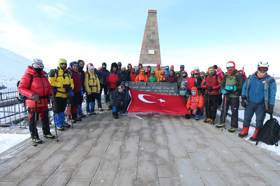 Sarıkamış Şehitlerini zirvede andılar