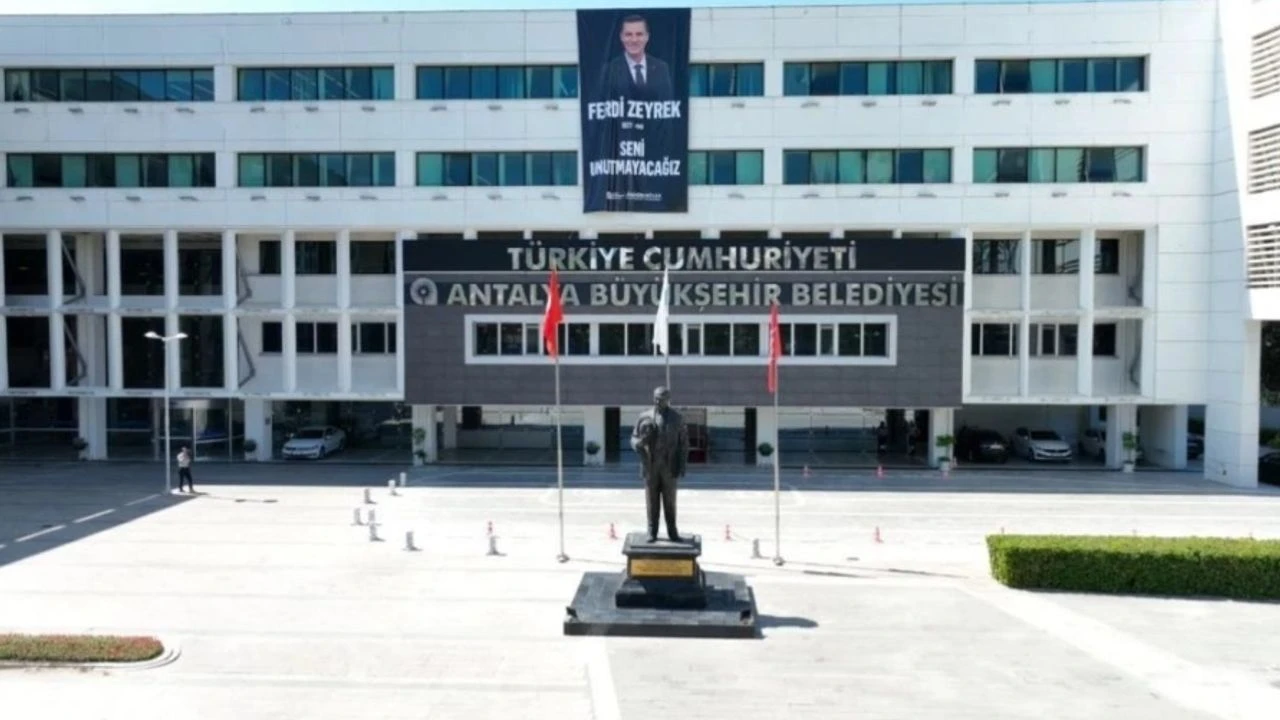 Antalya Büyükşehir Belediyesi’ne yeni operasyon: 14 gözaltı