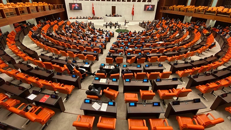 Devlet Memurları Kanunun ile Bazı Kanunlarla İlgili Yeni Düzenleme Yasalaştı