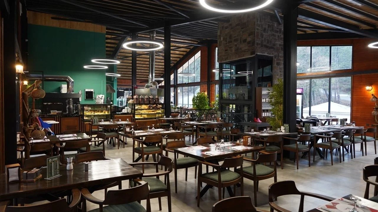 Restoran ve kafelerde zorunlu servis ve kuver ücretine yasak