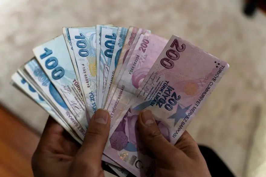 Emekli aylıklarındaki artışın farkı bugün hesaplara yatırılıyor