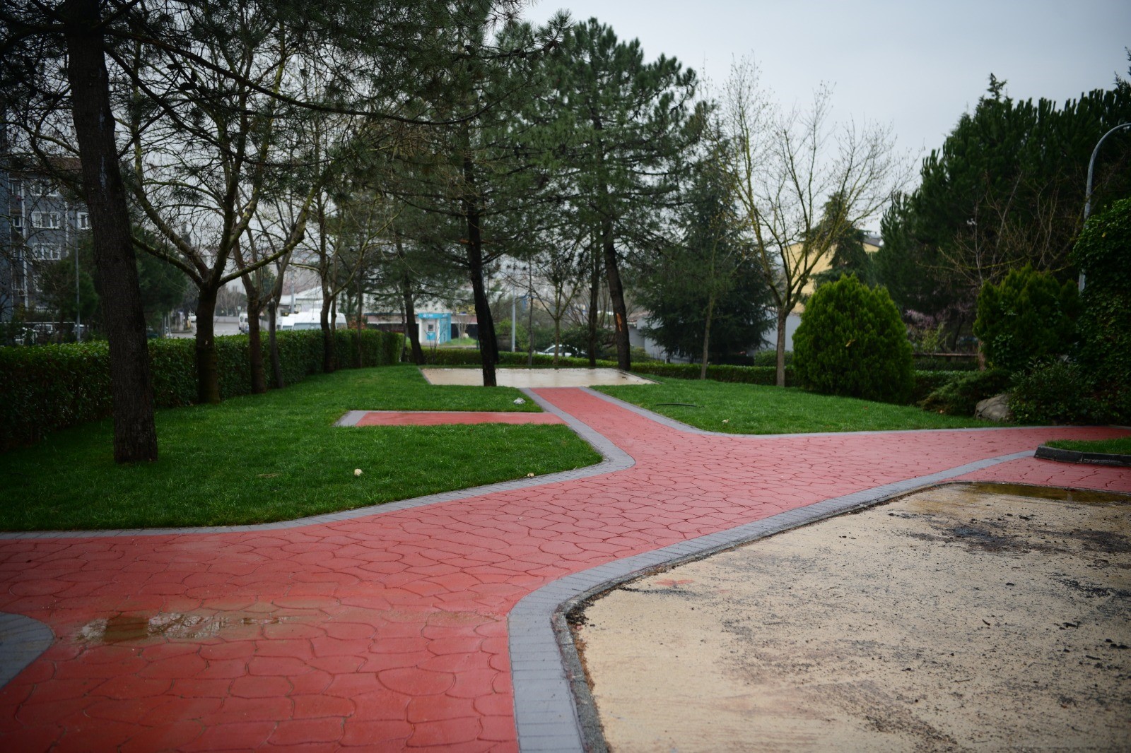 Çayırova’da yeşil alanlarda revizyon mesaisi