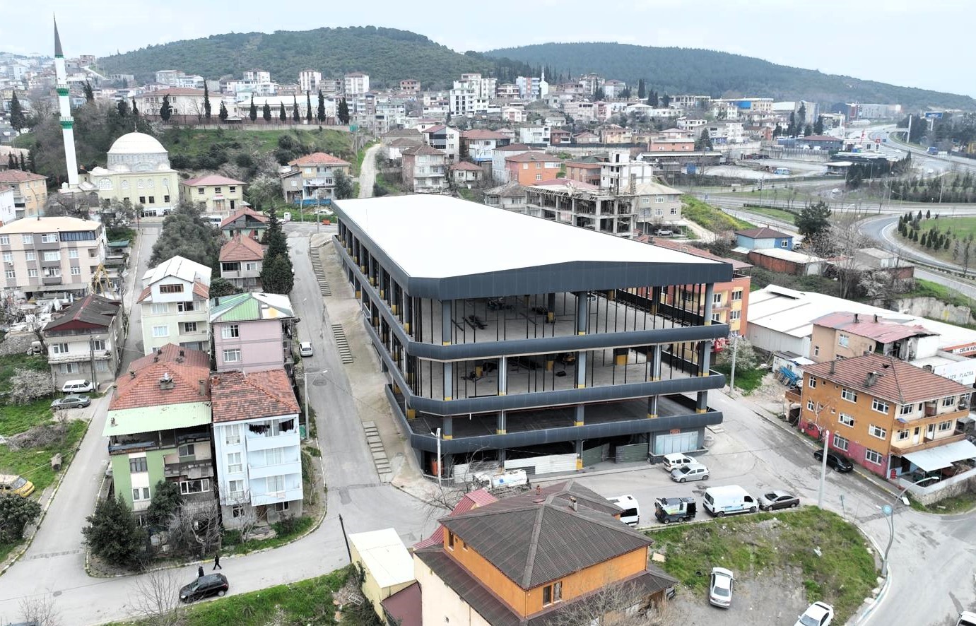 Dilovası Belediyesinin tüm birimleri yeni binada tek çatı altında toplanacak