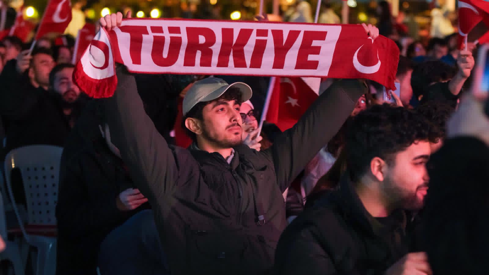 Kocaelililer, Romanya zaferini dev ekranda yaşadı