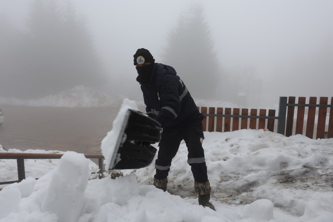 Kartepe Mesire Alanı’nda Ekipler Gece Gündüz Sahada