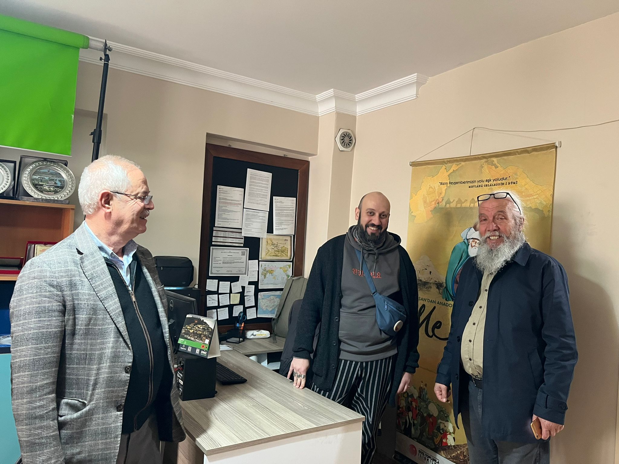 Gazeteci Adnan Üner’den İKTAV Kütüphanesi ve Gebze Gazetesi’ne Ziyaret