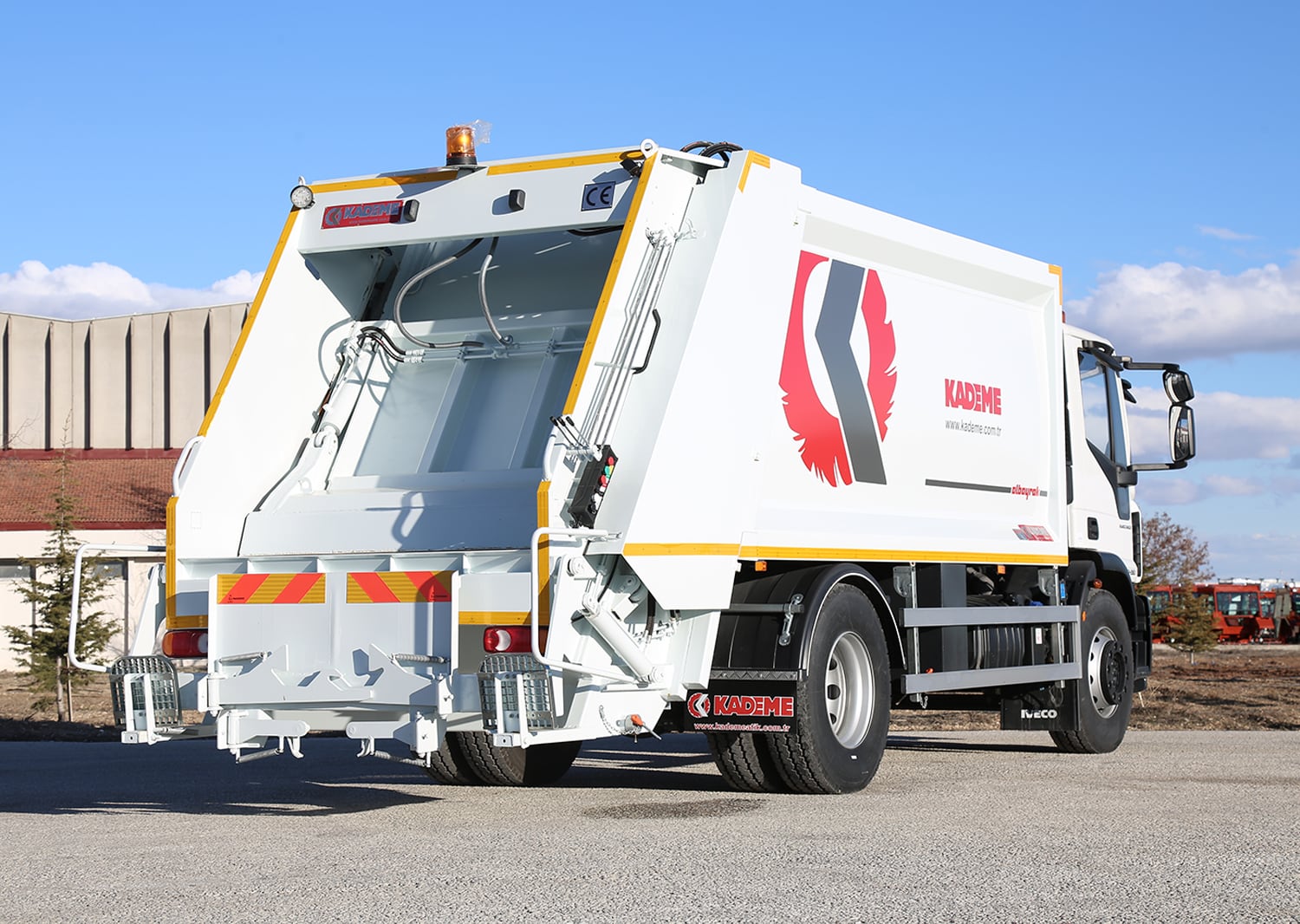 Bursa’da çöp kamyonunun altında kalan çocuk hayatını kaybetti