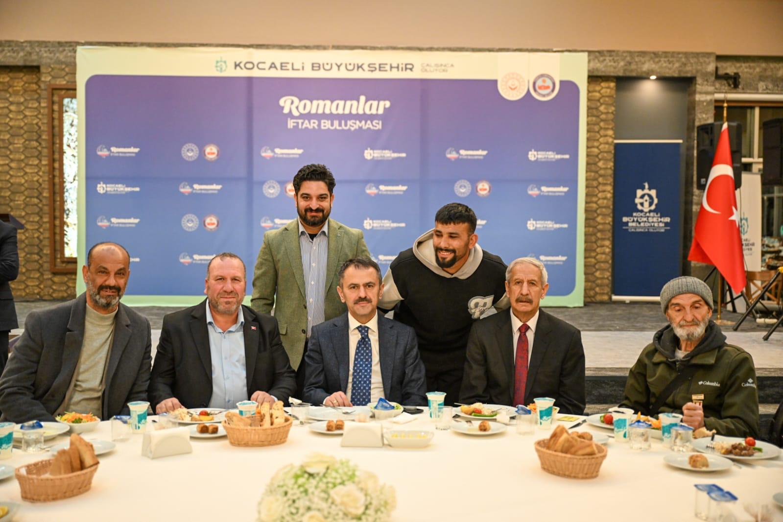 Vali İlhami Aktaş Roman vatandaşlarla iftarda bir araya geldi