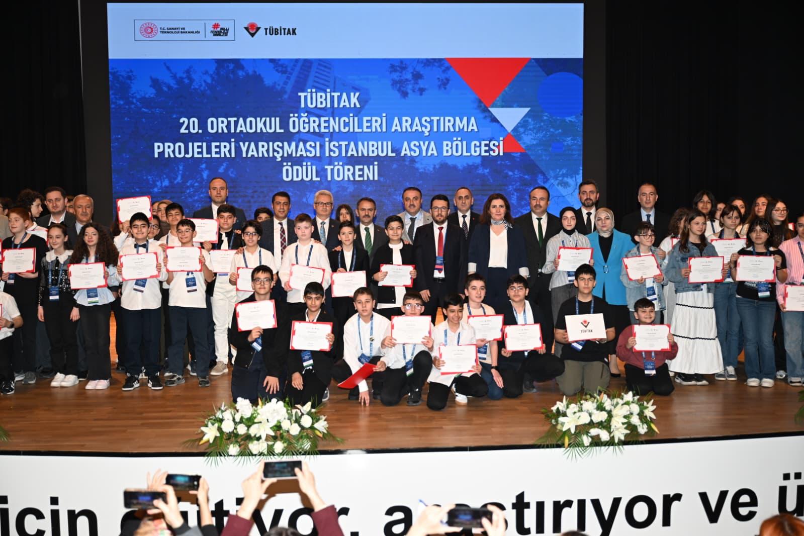 Vali Aktaş, TÜBİTAK 20 Ortaokul Öğrencileri Araştırma Projeleri Yarışması Ödül Törenine Katıldı