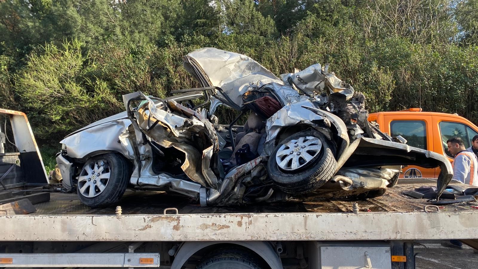 TEM’de 4 araç kazaya karıştı: 2 ölü