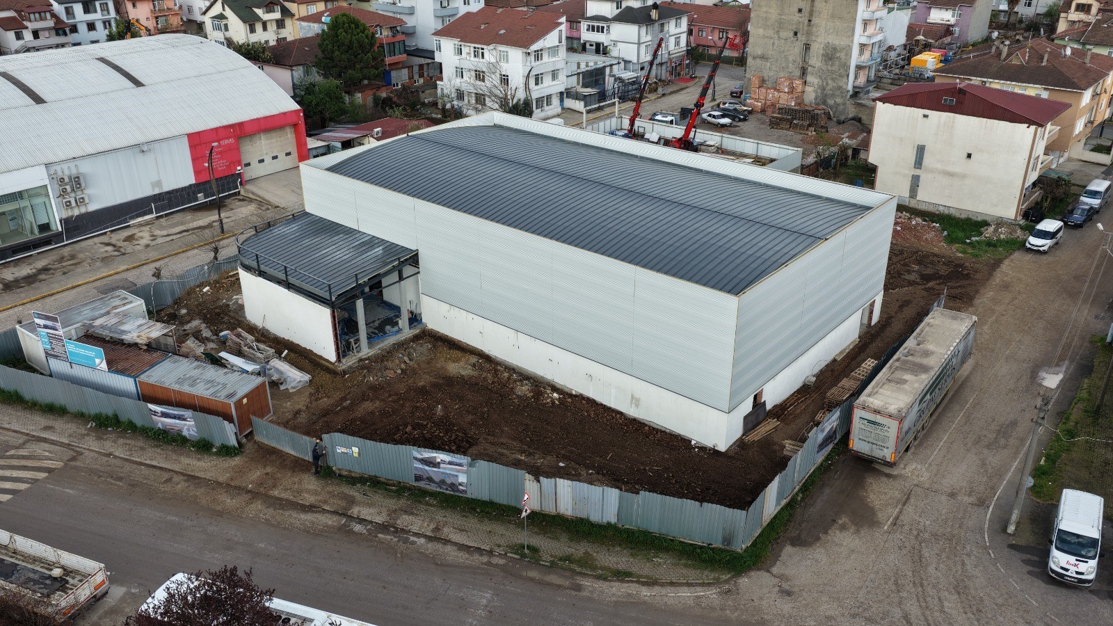 Başiskele’de “Genc-i Âlâ Kapalı Spor Salonu” yükseliyor