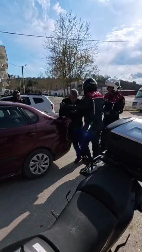 Jandarmanın hızlı refleksi hayat kurtardı