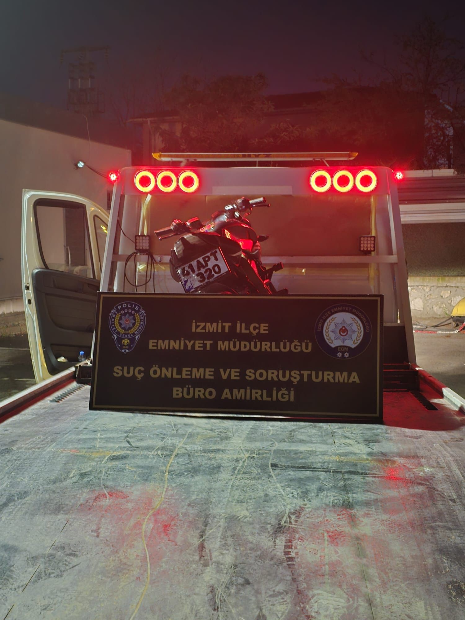 Trafikte tehlikeli şov pahalıya patladı: 175 bin TL ceza kesildi