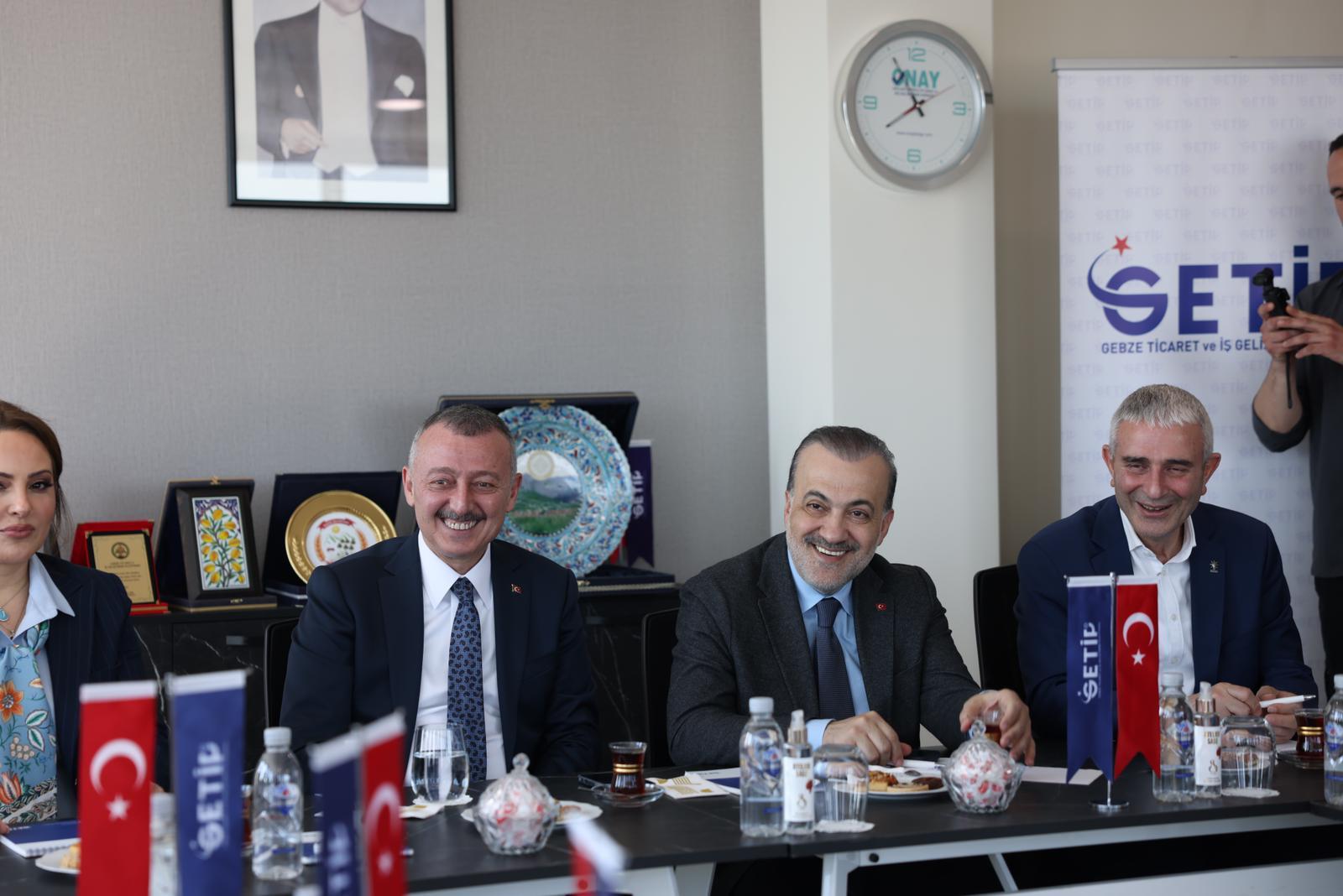 Büyükakın ile Talus, Gebze’de iş insanlarıyla buluştu