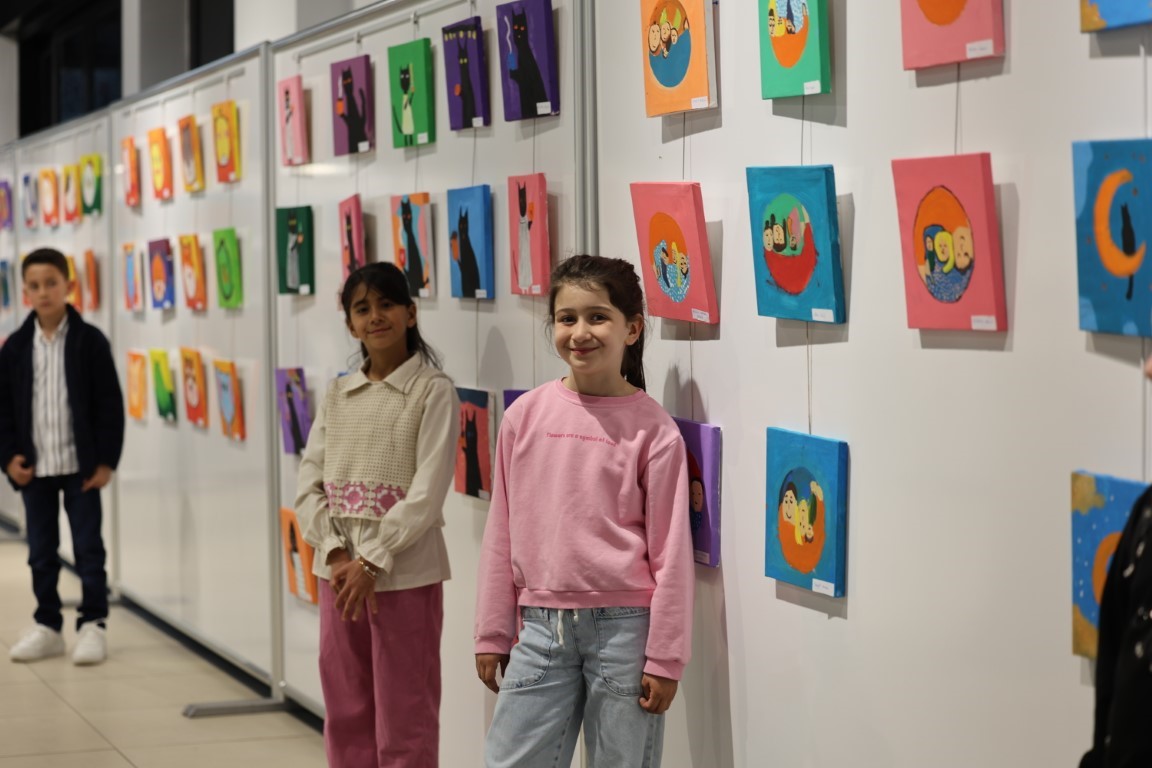 Kartepeli Minik Ressamlardan Görkemli Sergi