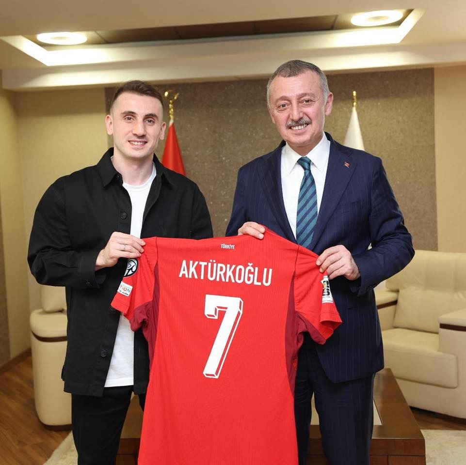 Kerem Aktürkoğlu’ndan Başkan Büyükakın’a Milli forma