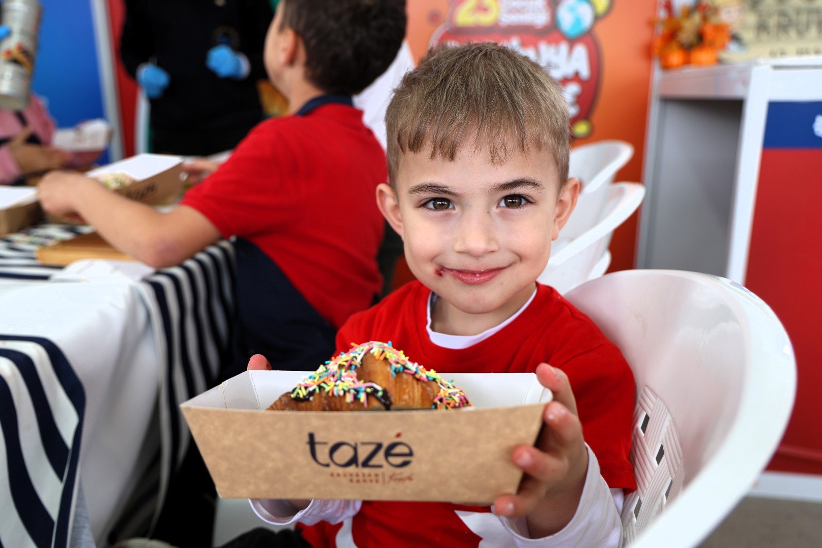 Kruvasan süsleme atölyesinde renkli anlar