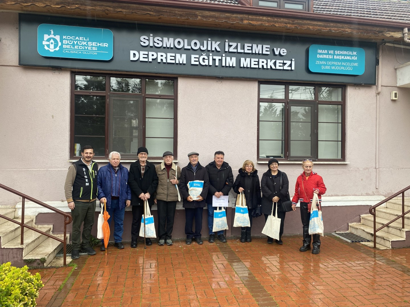 Saygınlar Kulübü üyelerine afet bilinci kazandırıldı