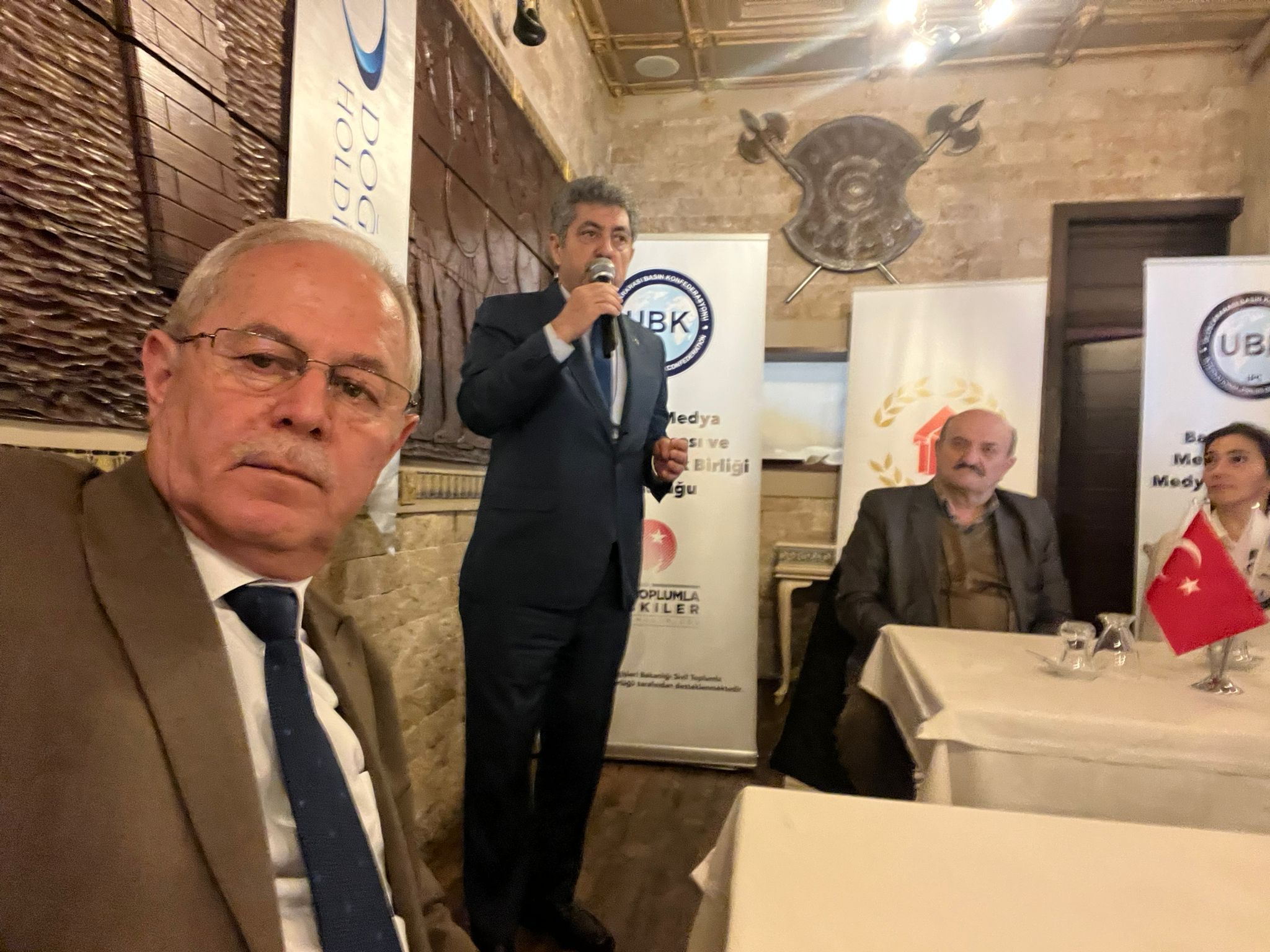 ULUSLARARASI BASIN KONFEDERASYONU BİLDİRİSİ VE ÇANAKKALE’DE GAZETECİLİK VE BELGESELCİLİK HATIRALARIM